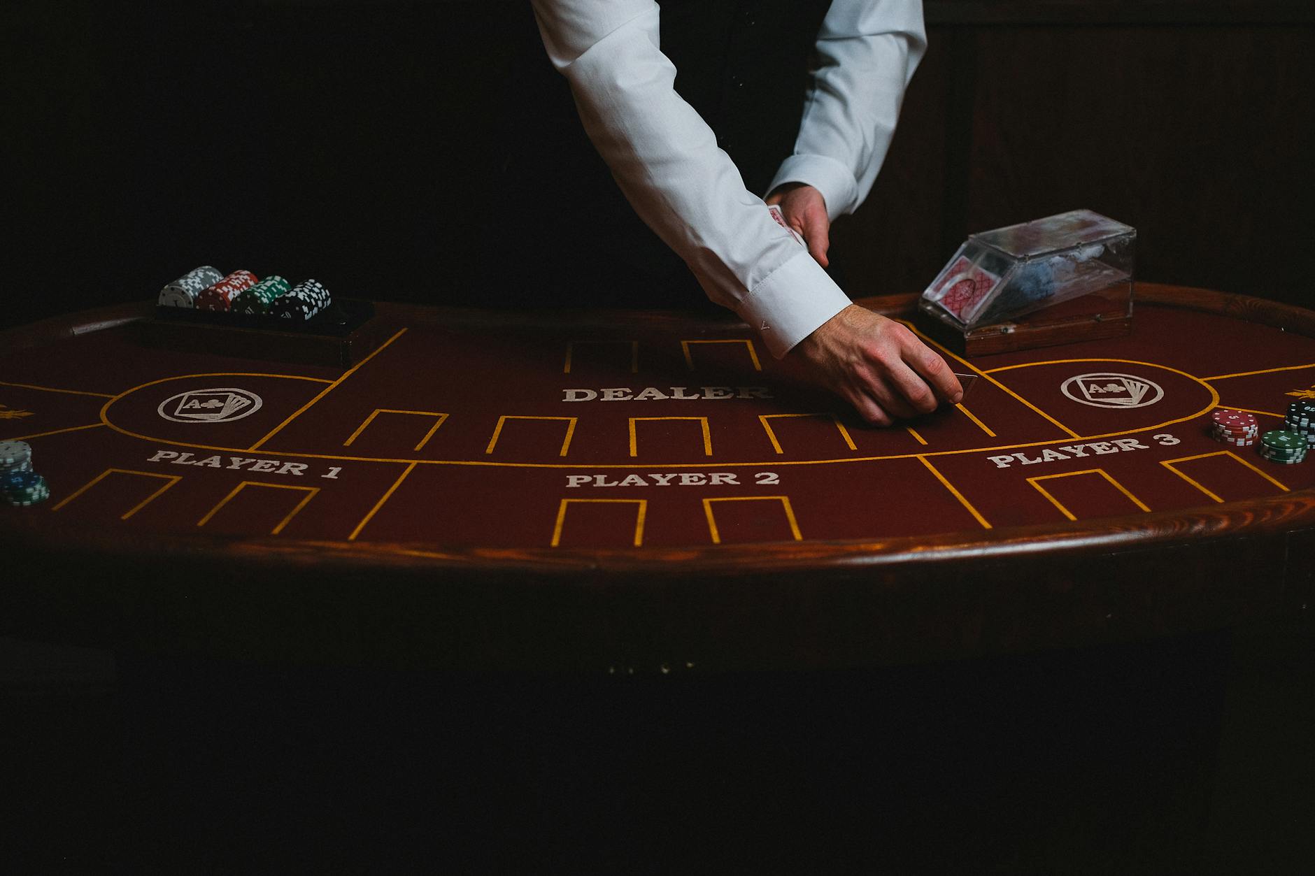 Trước khi tham gia jackpot, nên kiểm tra điều kiện kích hoạt và mức cược tối thiểu.